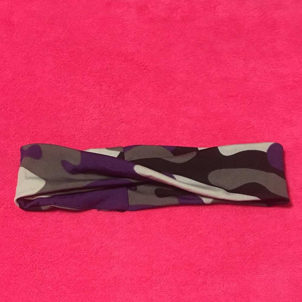 FREE w/ POP Fit leggings purchase.            NEW - POP Fit headband